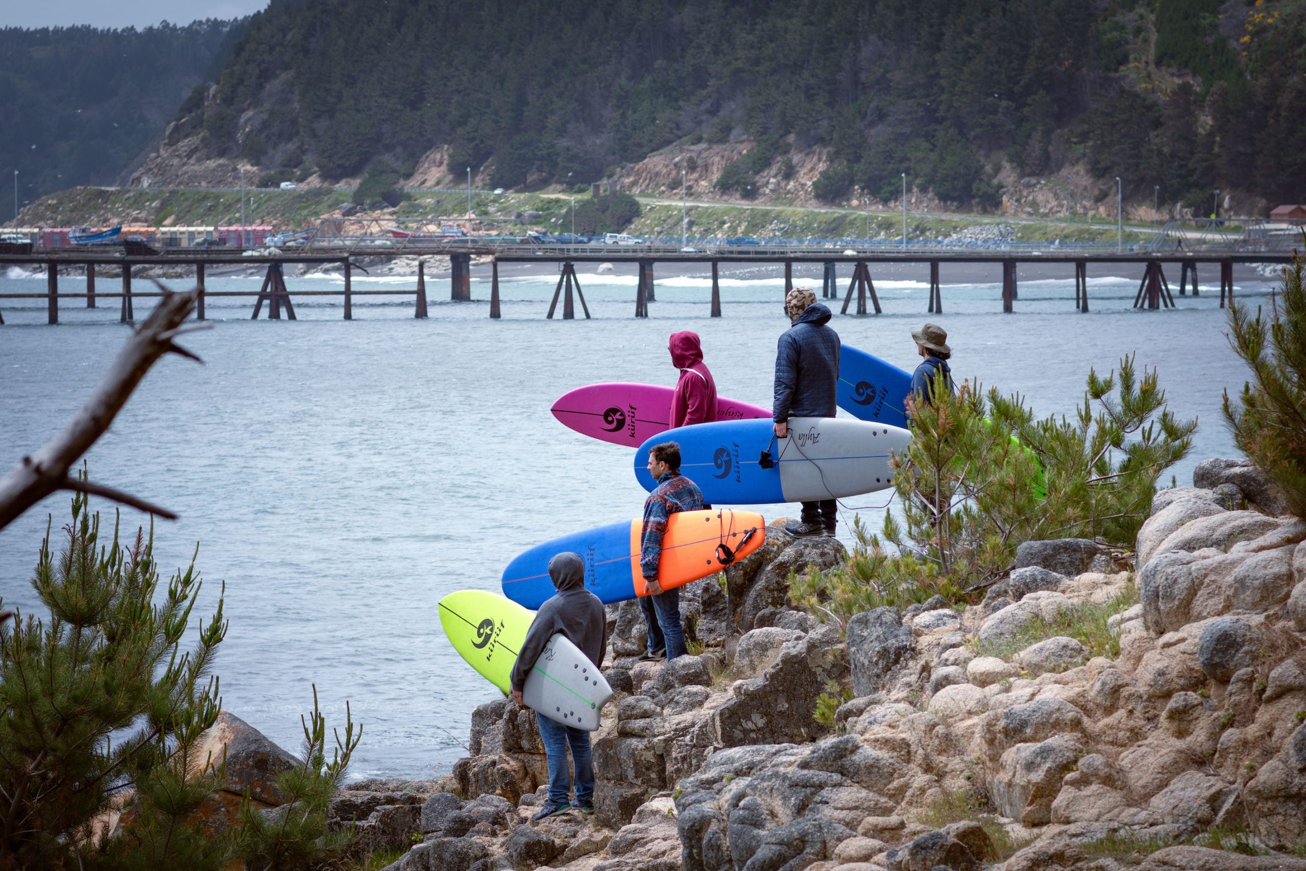 Cinco esenciales que no pueden faltar a la hora de surfear